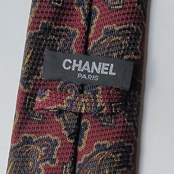CHANEL Men's Vintage Tie 100% Silk Made in Italy Burgundy with Paisley pattern - Picture 2 of 6